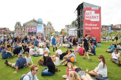 Met Futuro Uitgevers op de boekenmarkt op de Uitmarkt